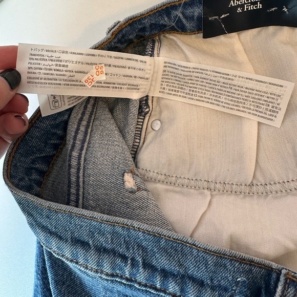 NWOT Abercrombie & Fitch The Dad Short Curve Love Denim High Rise Size 24 - Picture 9 of 9
